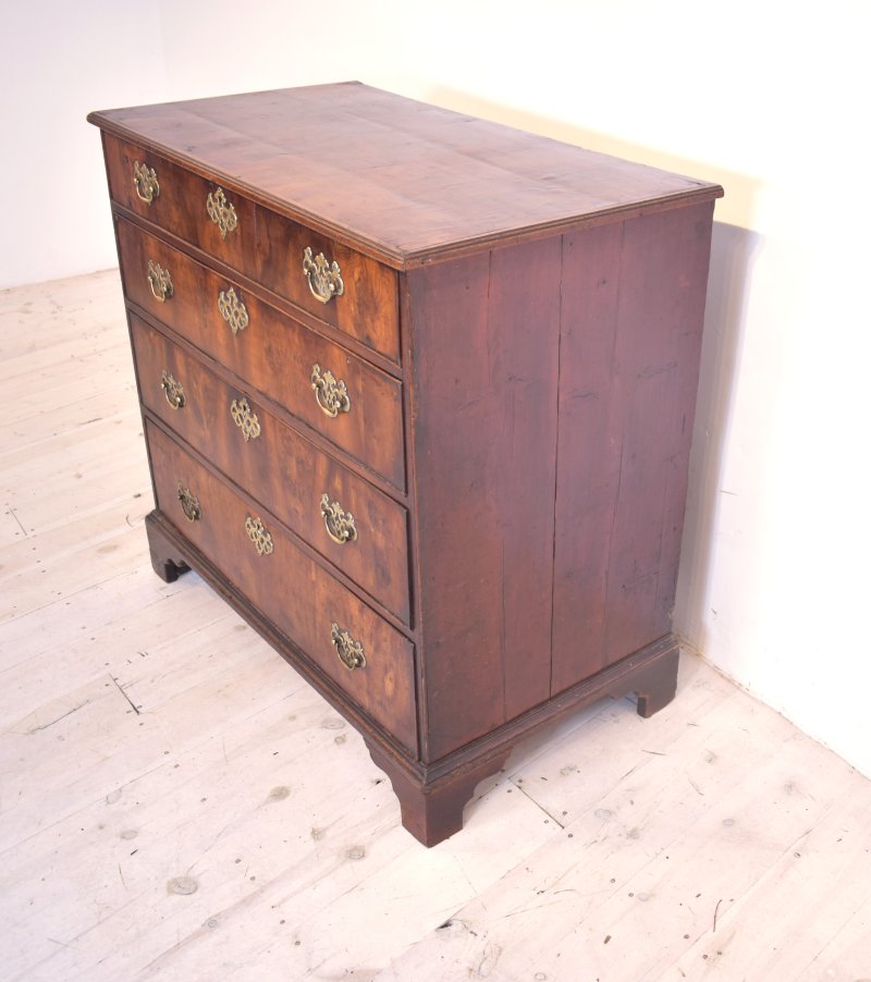 Yew wood chest of drawers - Image 4